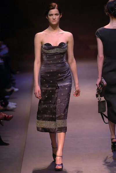 Look 10